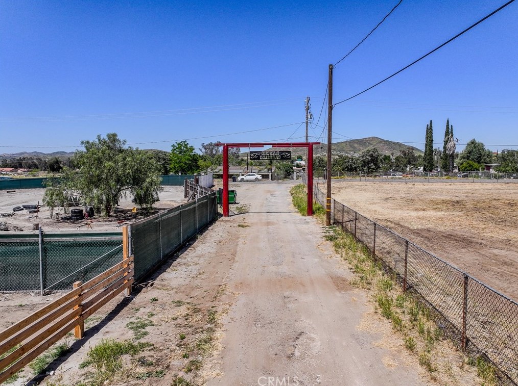 22250 Rocky Hills Rd, Perris, CA 92570-9600