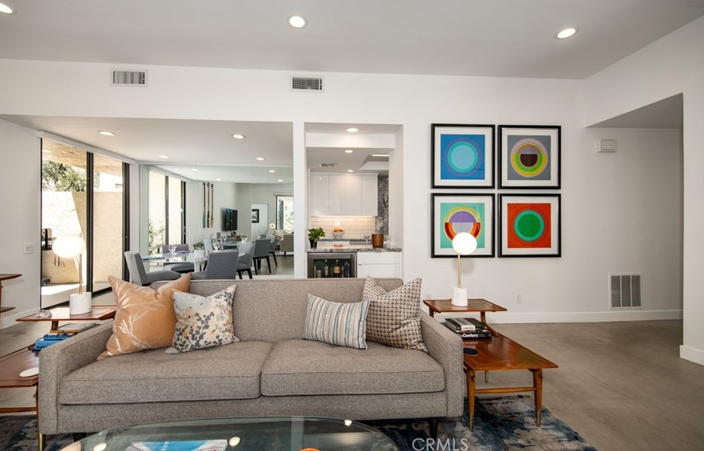 466 Hermosa Dr, Palm Springs CA  92262-0722 exterior