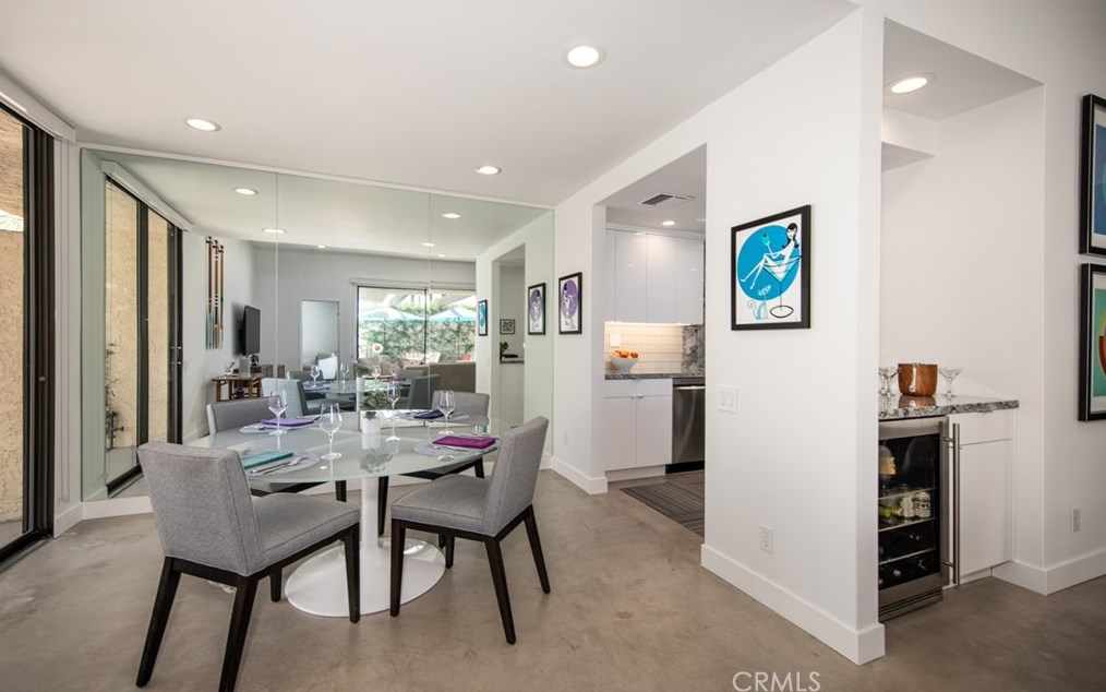 466 Hermosa Dr, Palm Springs CA  92262-0722 exterior