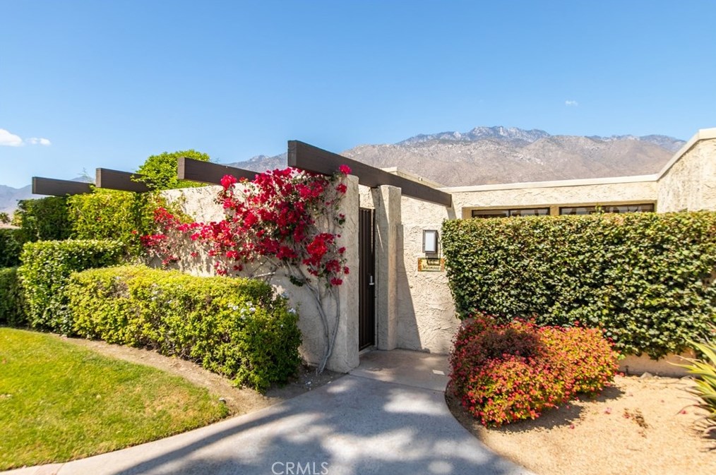 466 Hermosa Dr, Palm Springs CA  92262-0722 exterior