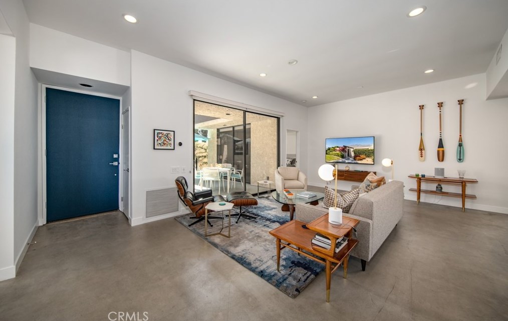 466 Hermosa Dr, Palm Springs CA  92262-0722 exterior