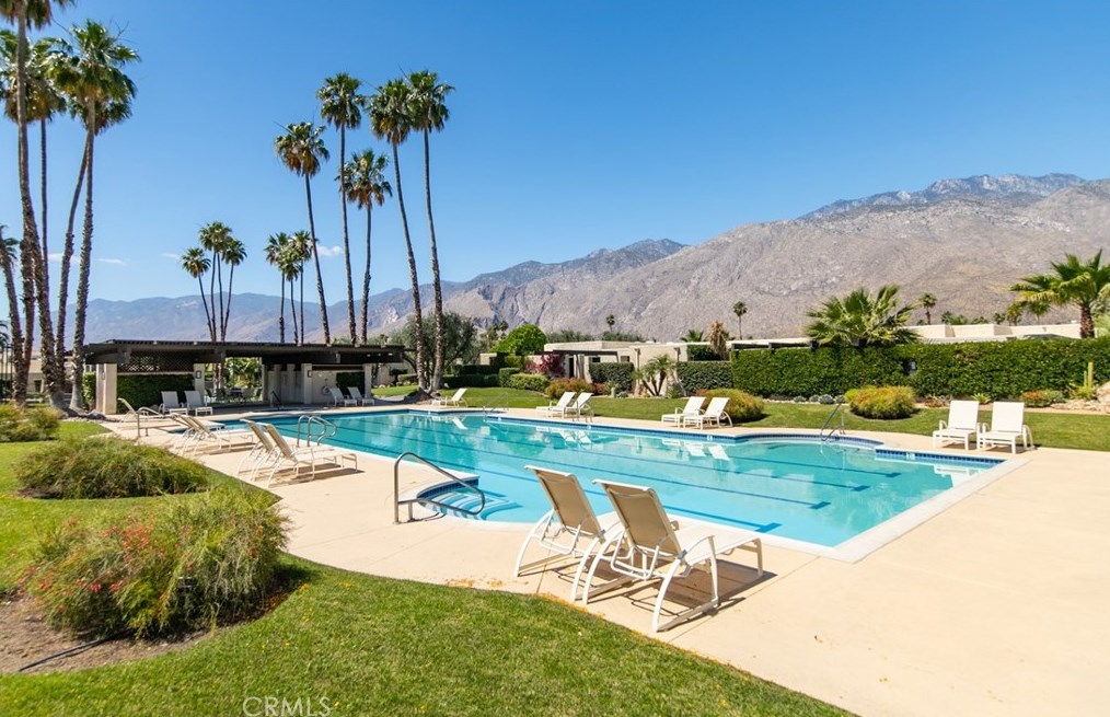 466 Hermosa Dr, Palm Springs CA  92262-0722 exterior