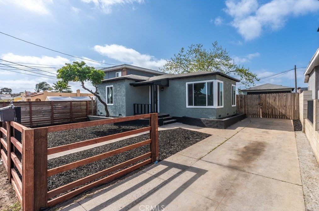 4344 Beta St, San Diego, CA 92113-4111