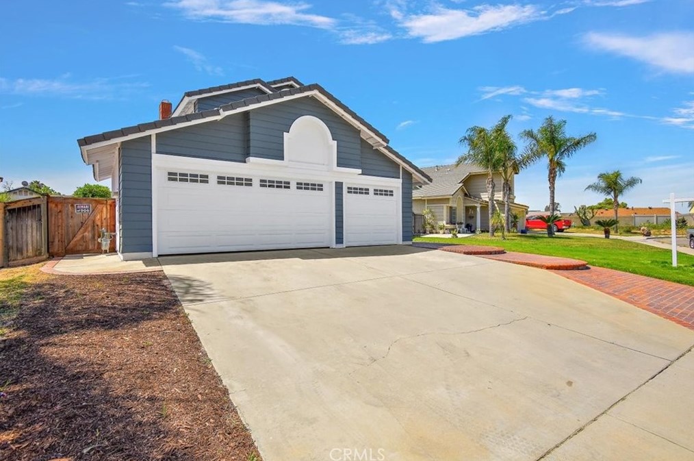 8052 Wendover Dr, Riverside, CA 92509-6130