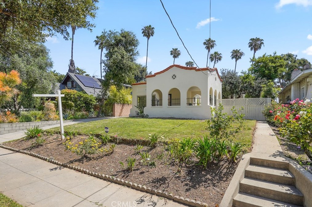 858 Mentor Ave, Pasadena, CA 91104-4625