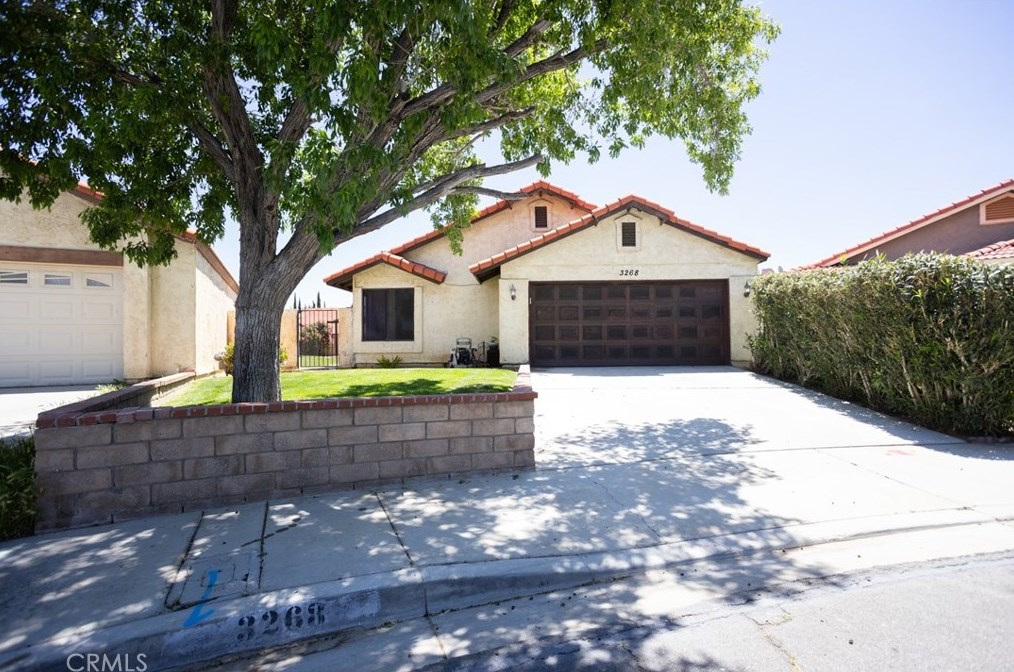 3268 Avenue, Palmdale, CA