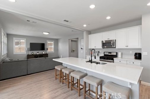 4847 Condor Ave, Fontana CA 92336-4715 exterior