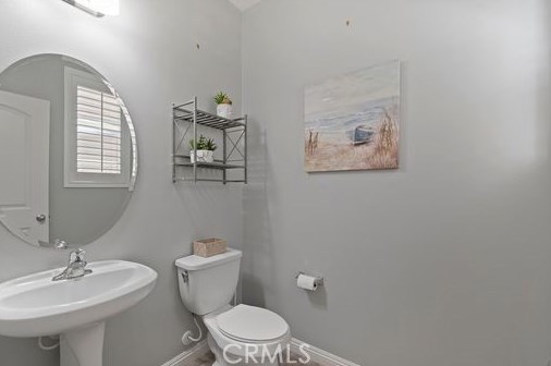 4847 Condor Ave, Fontana CA 92336-4715 exterior