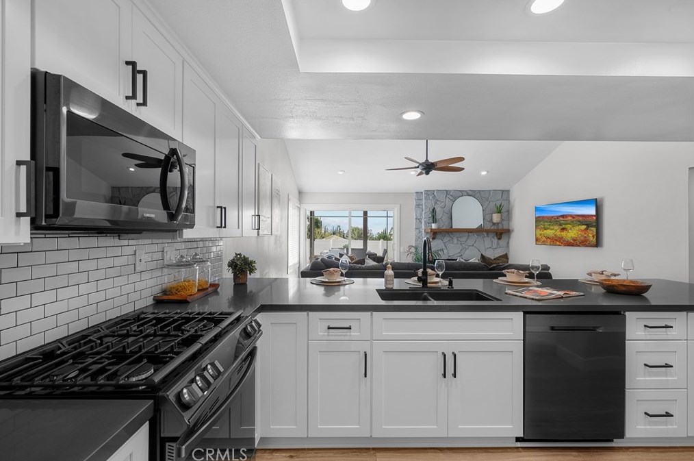 2173 Trafalgar Ave, Riverside CA  92506-4623 exterior