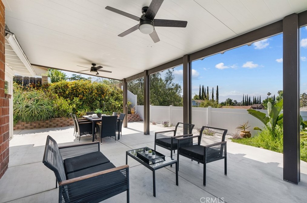 2173 Trafalgar Ave, Riverside CA  92506-4623 exterior