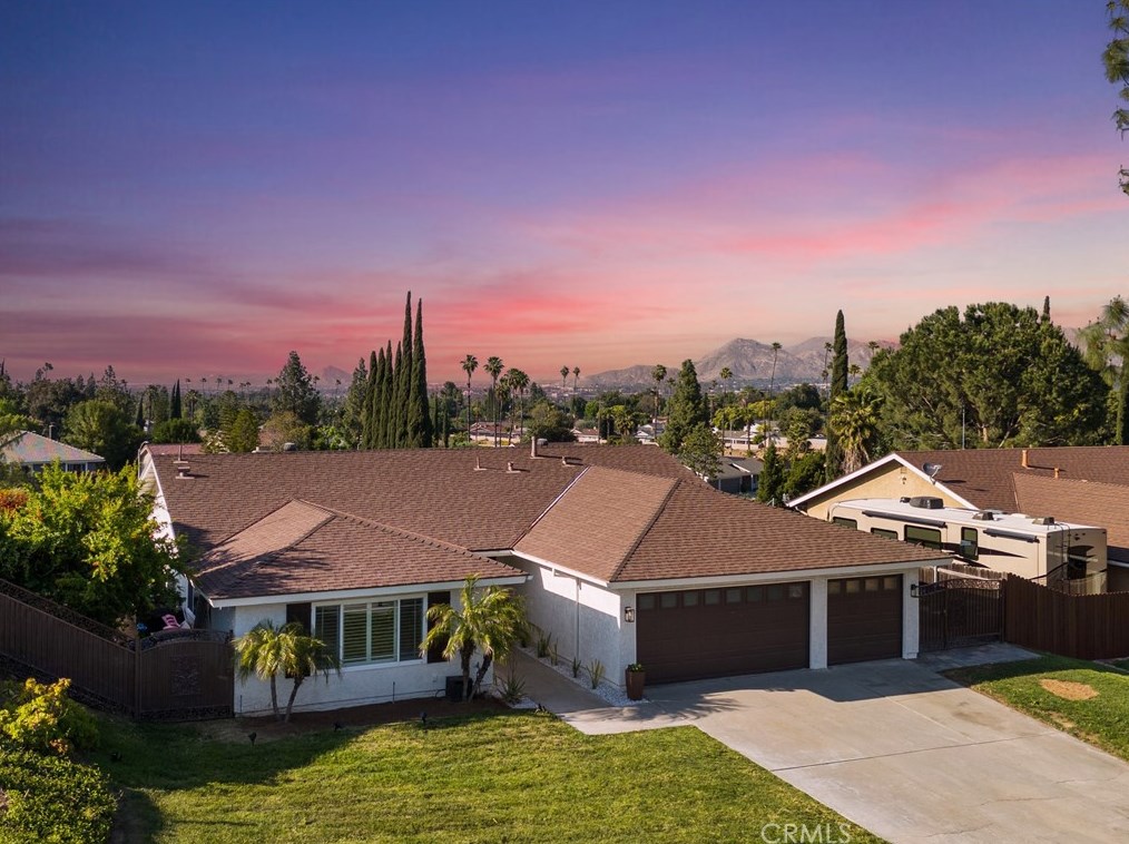 2173 Trafalgar Ave, Riverside CA  92506-4623 exterior