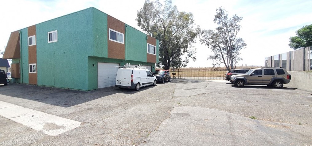 16000 Dorsey Ave, Fontana, CA 92335