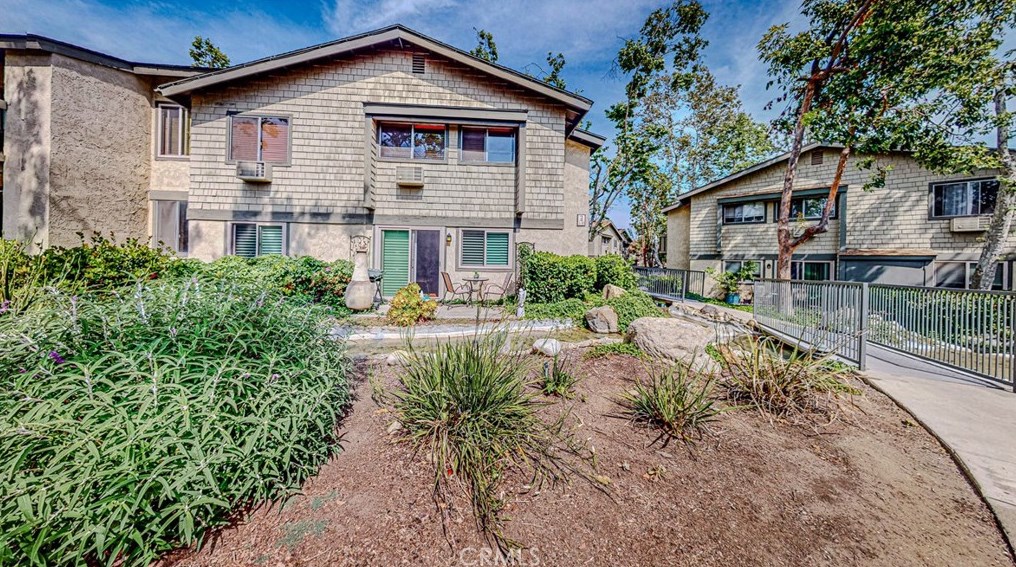 960 Bonita Ave, Pomona, CA 91767-2049