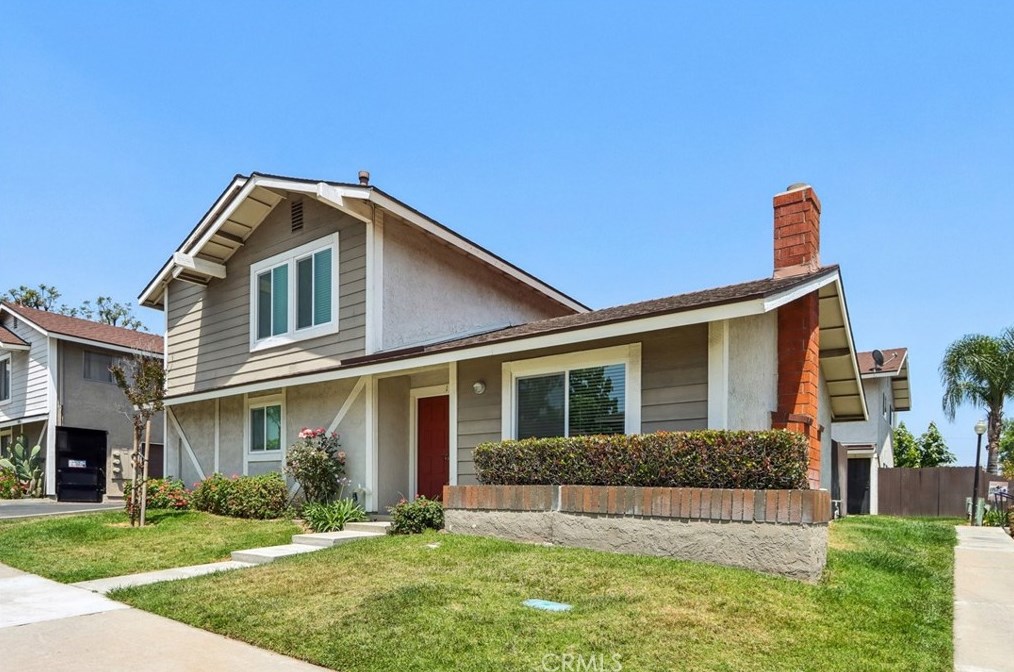3074 Gladstone St, Pomona, CA 91767-1621