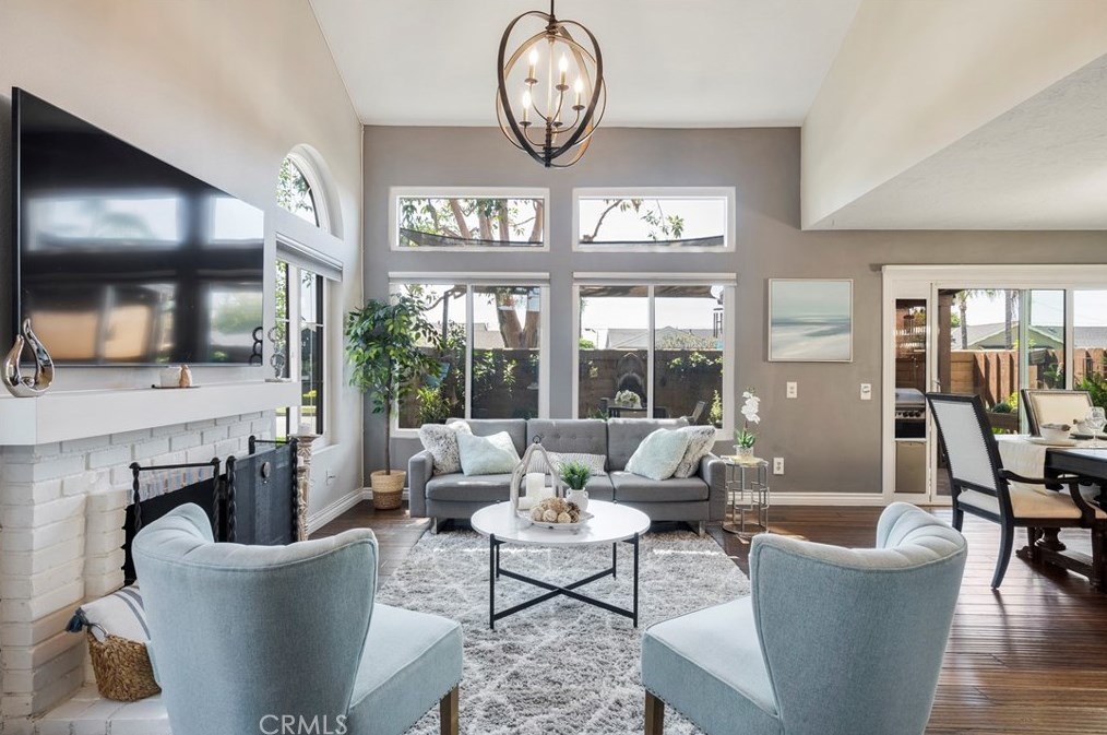 559 W Puente St #4, Covina, CA 91722