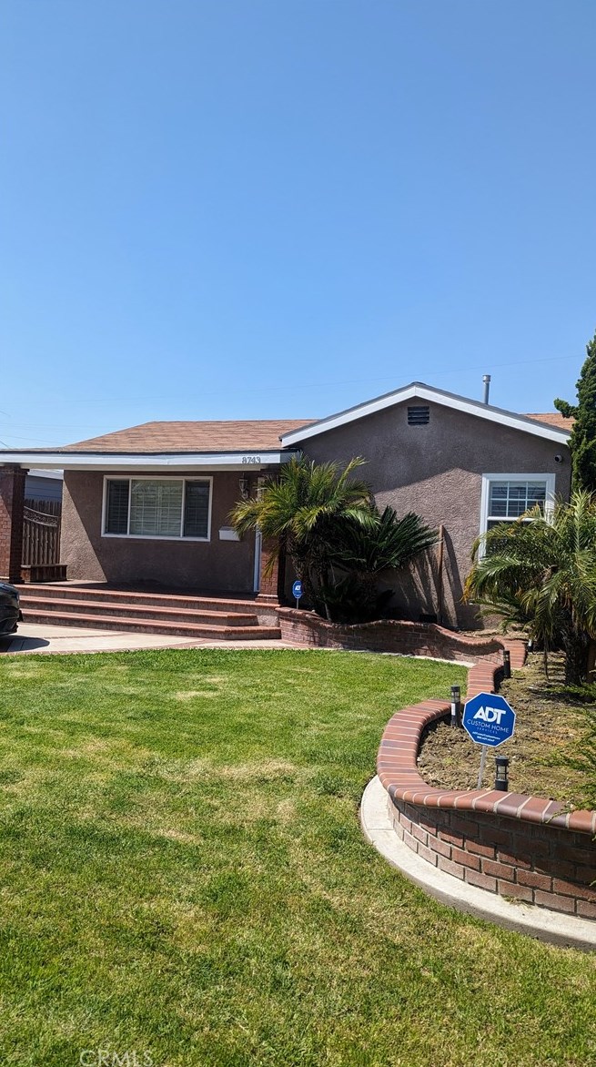 8743 Maple St, Bellflower, CA 90706-5513