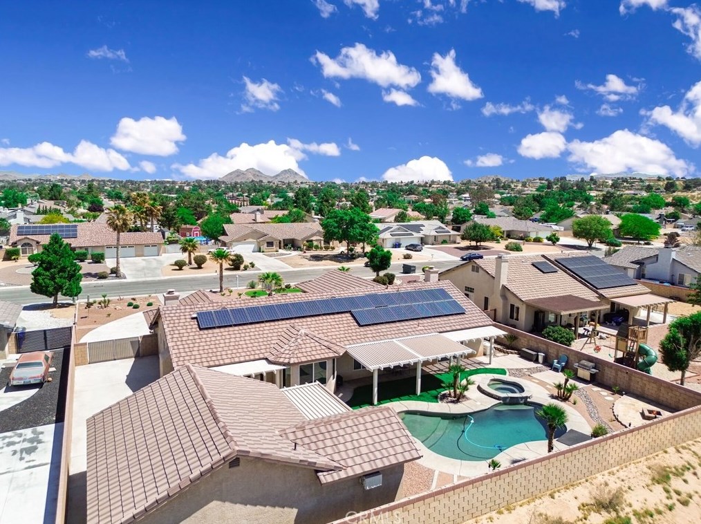 19043 Sahale Ln, Apple Valley, CA 92307-6010