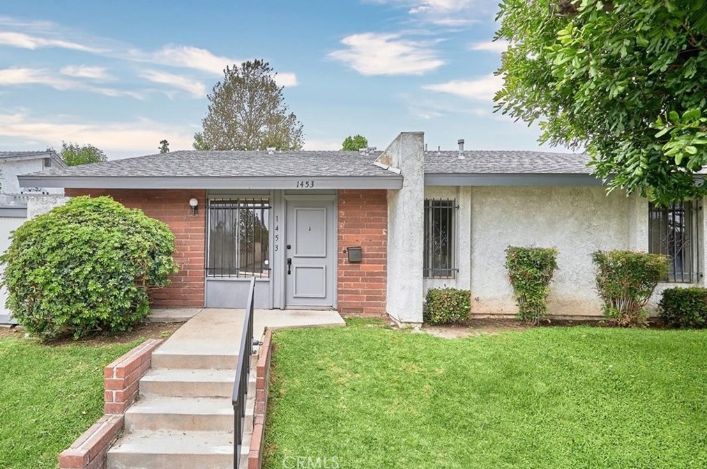 1453 Maxwell Ln, Upland, CA 91786