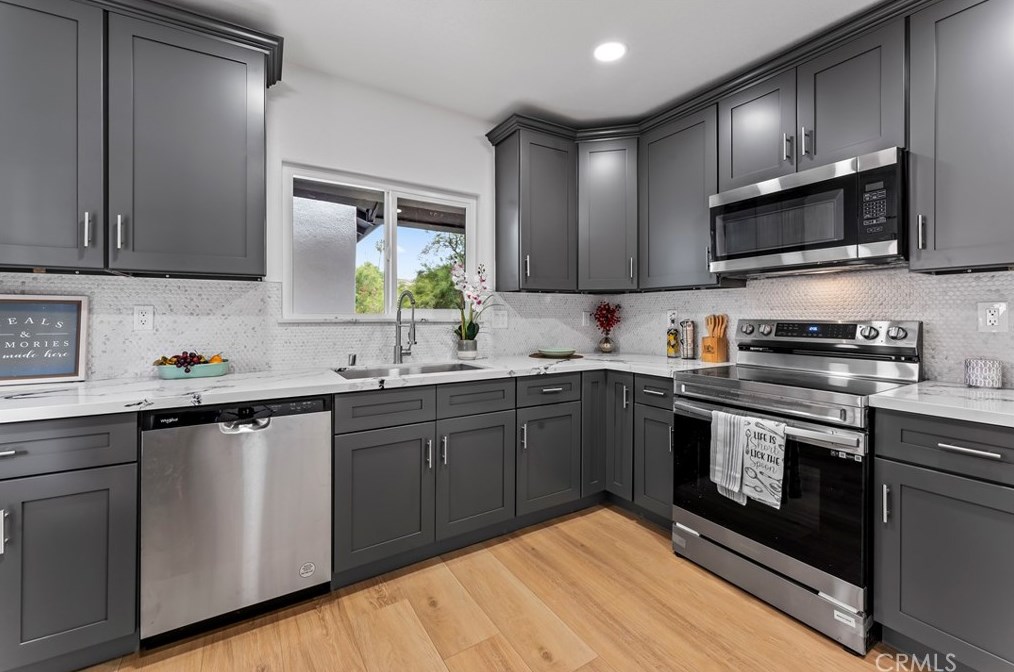 41158 Gibbel Rd, Hemet, CA 92544-9621