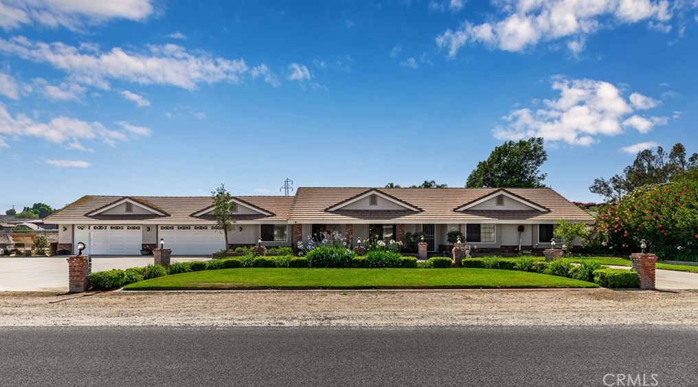 5699 Steve St, Riverside, CA 92509-3639