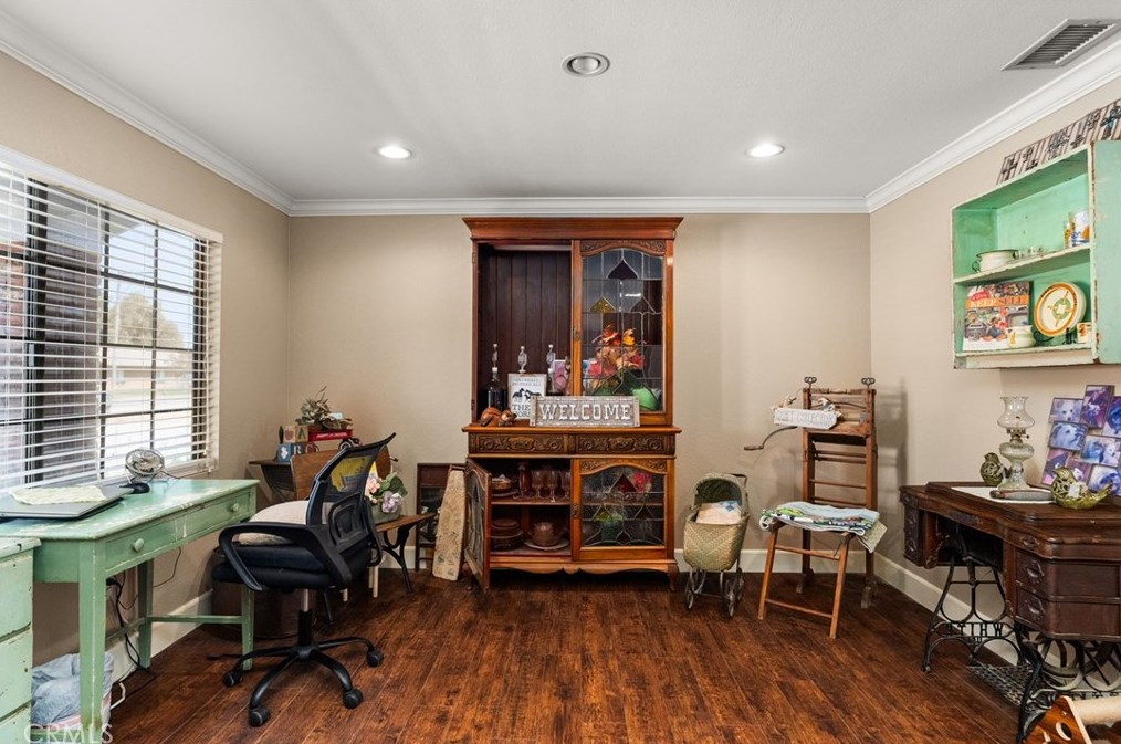 5699 Steve St, Riverside CA  92509-3639 exterior