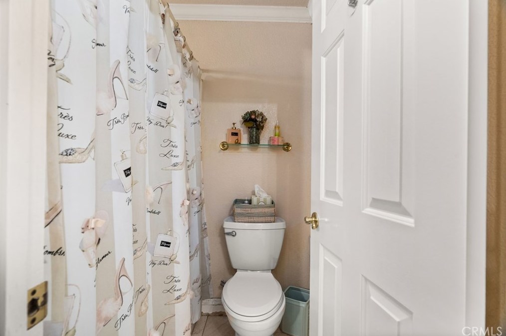 5699 Steve St, Riverside CA  92509-3639 exterior