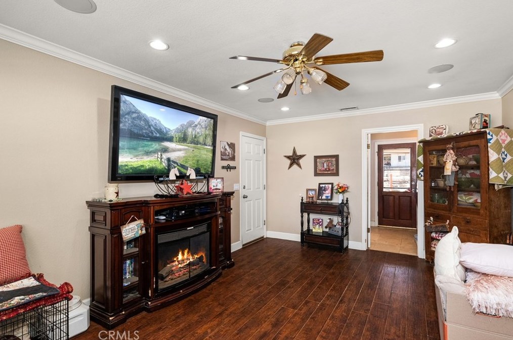 5699 Steve St, Riverside CA  92509-3639 exterior