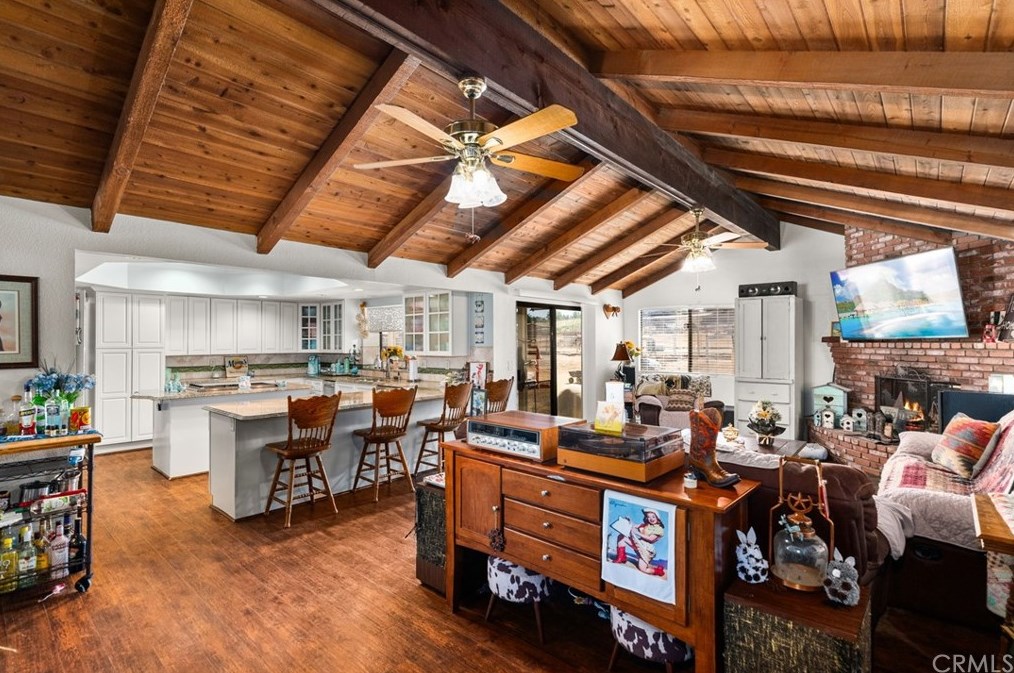 5699 Steve St, Riverside CA  92509-3639 exterior