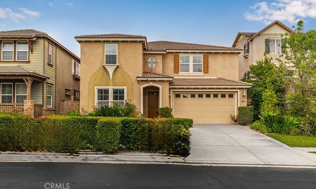 5587 Scharf Ave, Fontana, CA 92336-5916