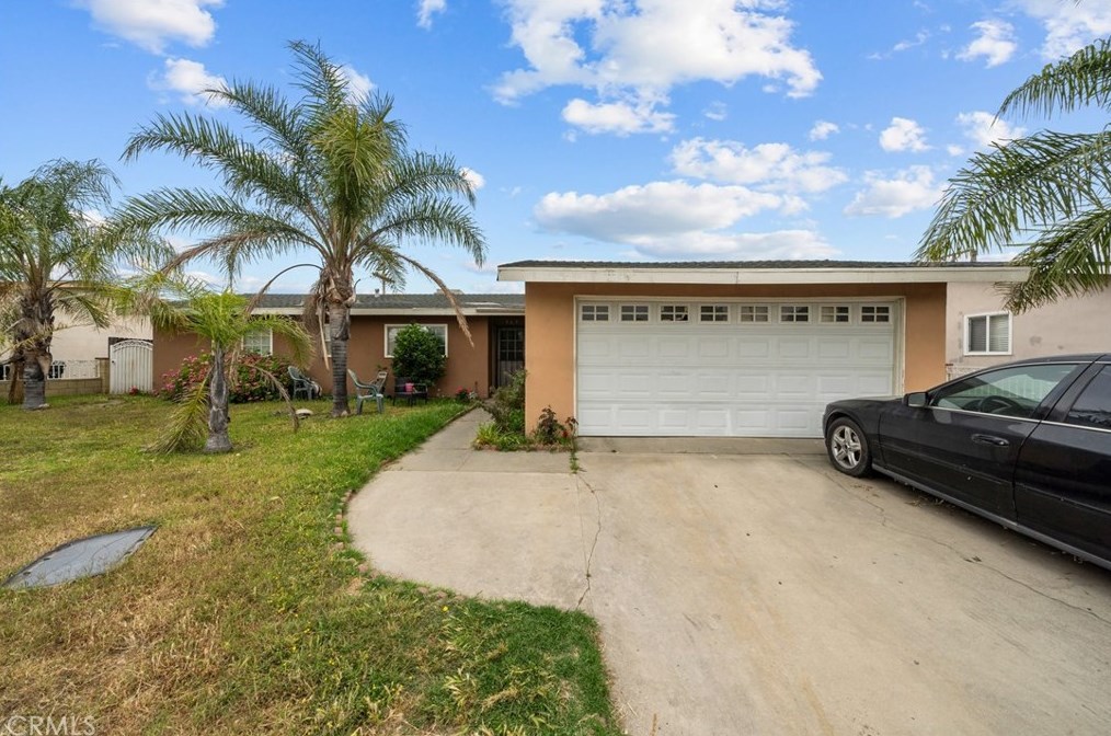 565 Van Koevering St, Rialto CA  92376-5237 exterior