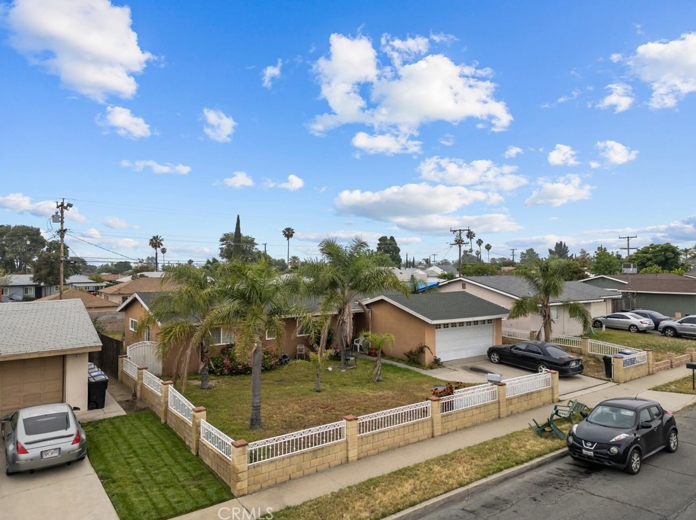 565 Van Koevering St, Rialto CA  92376-5237 exterior