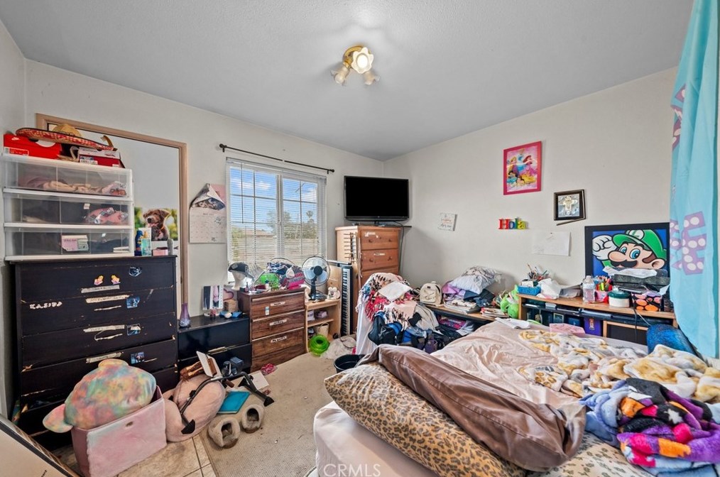 565 Van Koevering St, Rialto CA  92376-5237 exterior