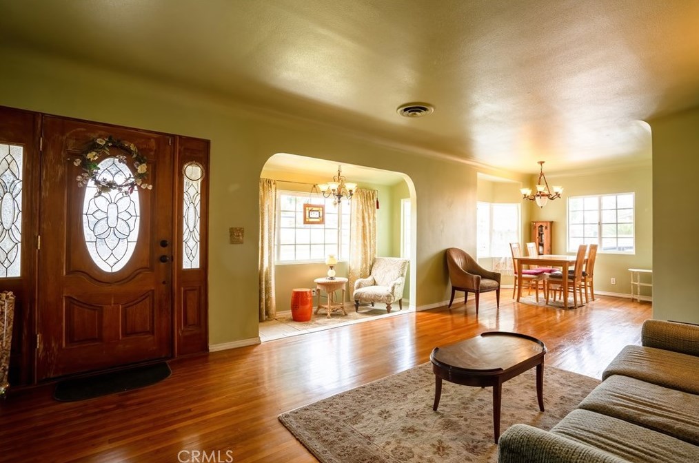 5467 Yale St, Montclair, CA 91763