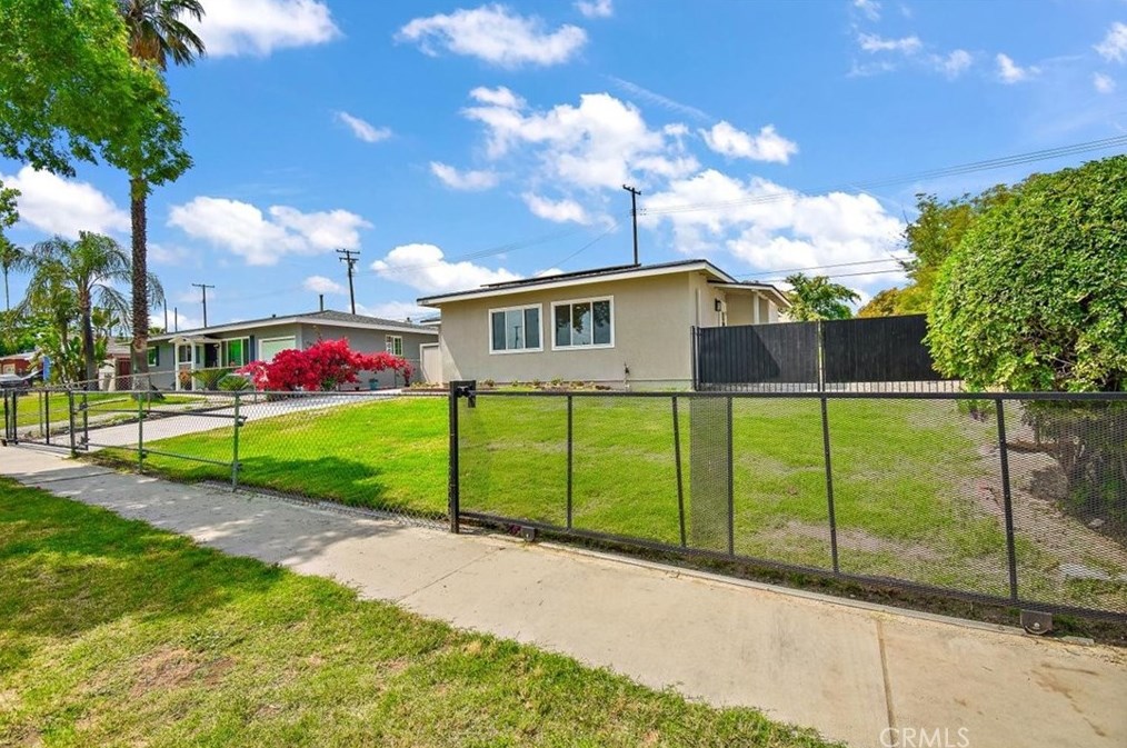 2026 W Evans St, San Bernardino, CA 92411