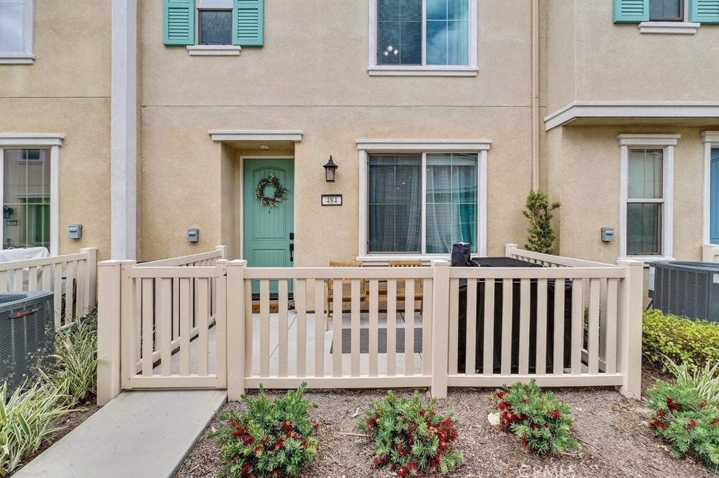 484 Glenwood Ave, Rialto, CA 92376-4753