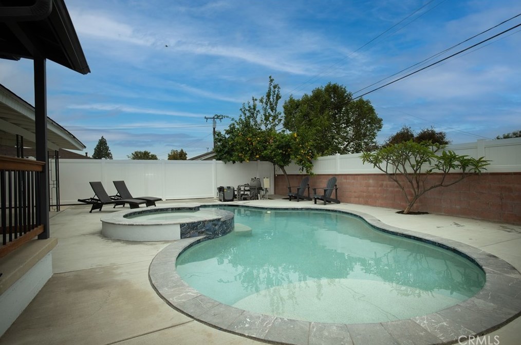 459 Glendora Ave, Covina CA 91724-2531 exterior