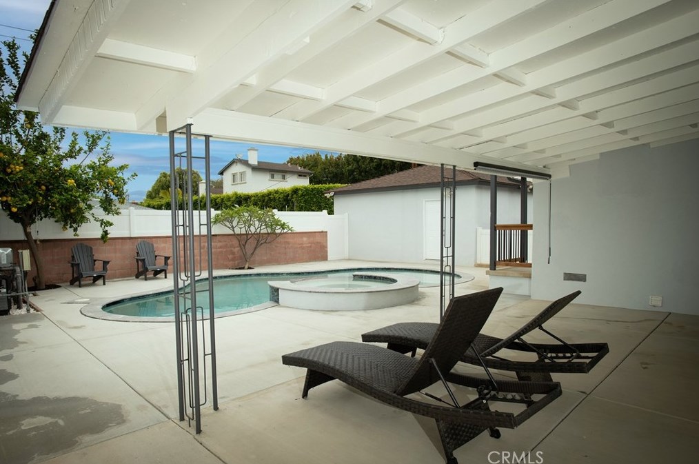 459 Glendora Ave, Covina CA 91724-2531 exterior