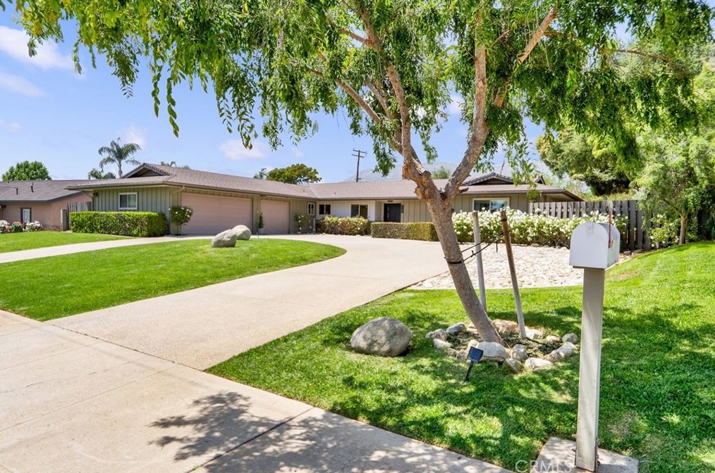 1145 Aldersgate Dr, La Verne, CA 91750-1902