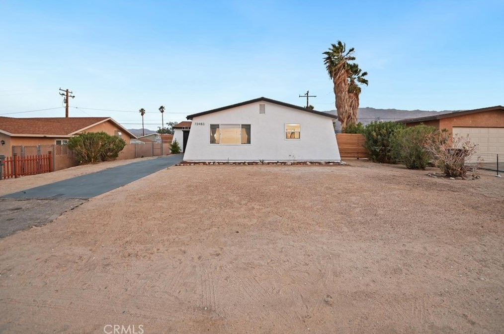 73983 Buena Vista Dr, Twntynine Plm, CA 92277-2701
