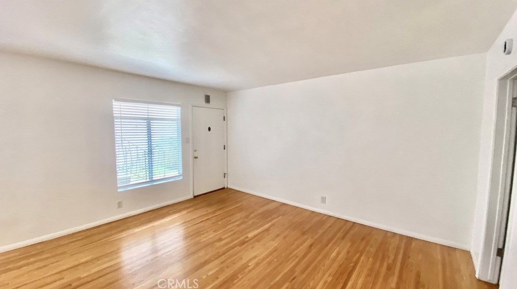 1404 E 3rd St #9, Long Beach, CA 90802
