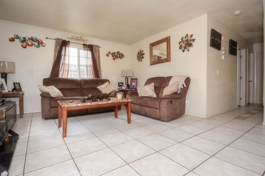 2451 Duffy St, San Bernardino, CA 92407-6422