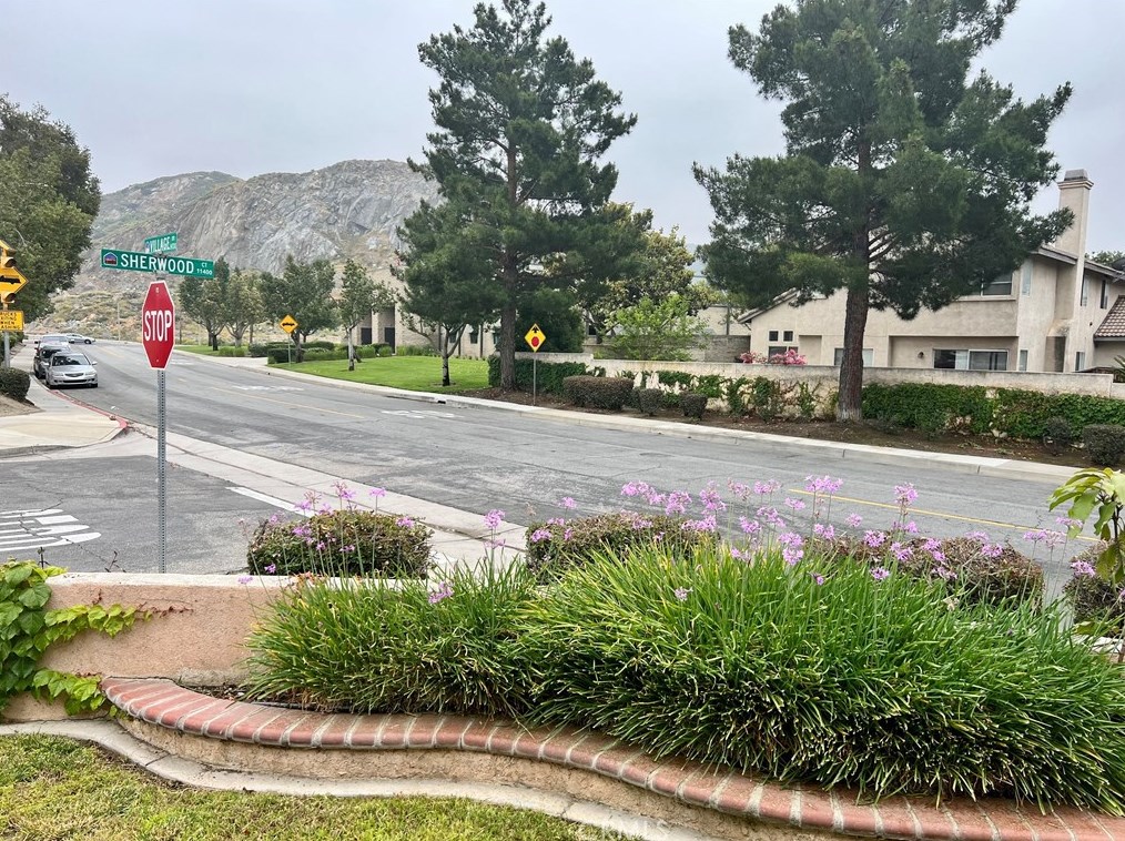 11494 Sherwood Ct, Fontana, CA 92337-0104