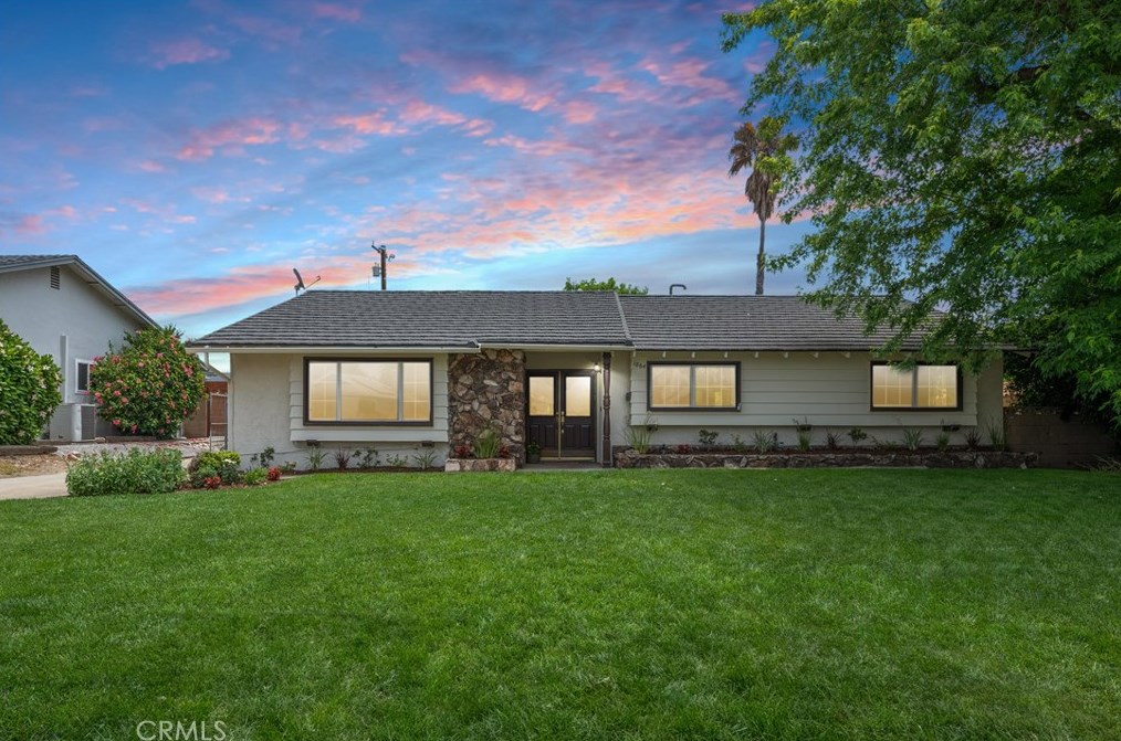1864 Salem Ct, Claremont, CA 91711-2638