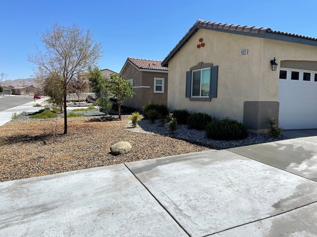 16323 Hamilton Ct, Victorville, CA 92394-2513
