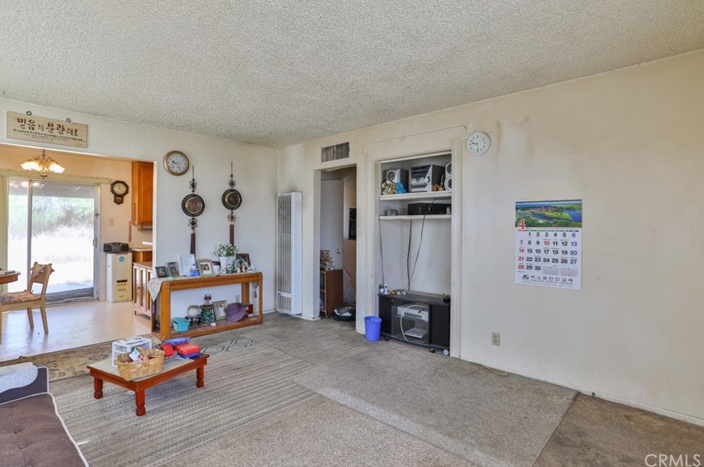 1644 Sunset St, Barstow CA  92311-5619 exterior