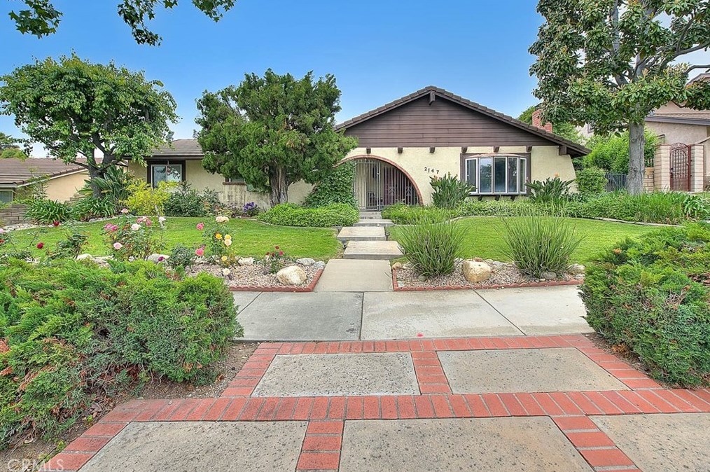 2147 San Antonio Ave, Upland, CA 91784-1249