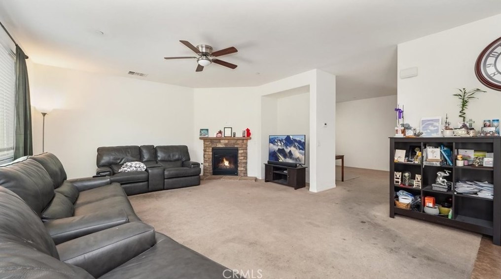 17952 Passionflower Ln, San Bernardino CA  92407-9005 exterior