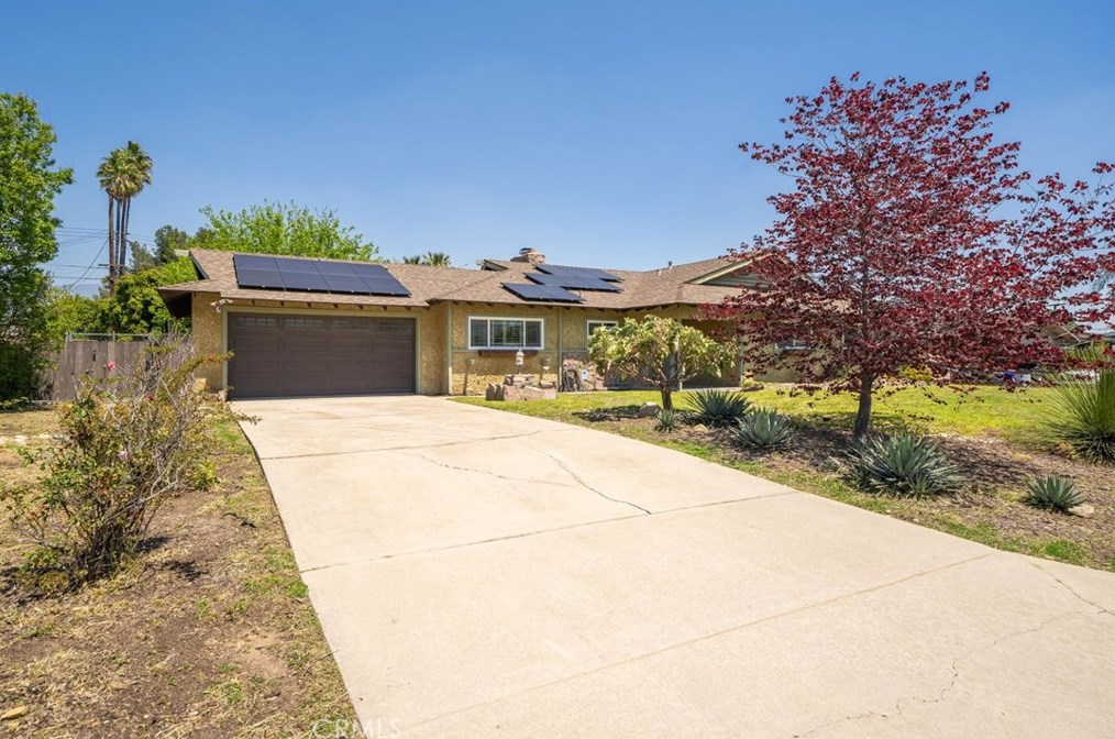 5835 Olive Ave, Rialto, CA 92377-3963