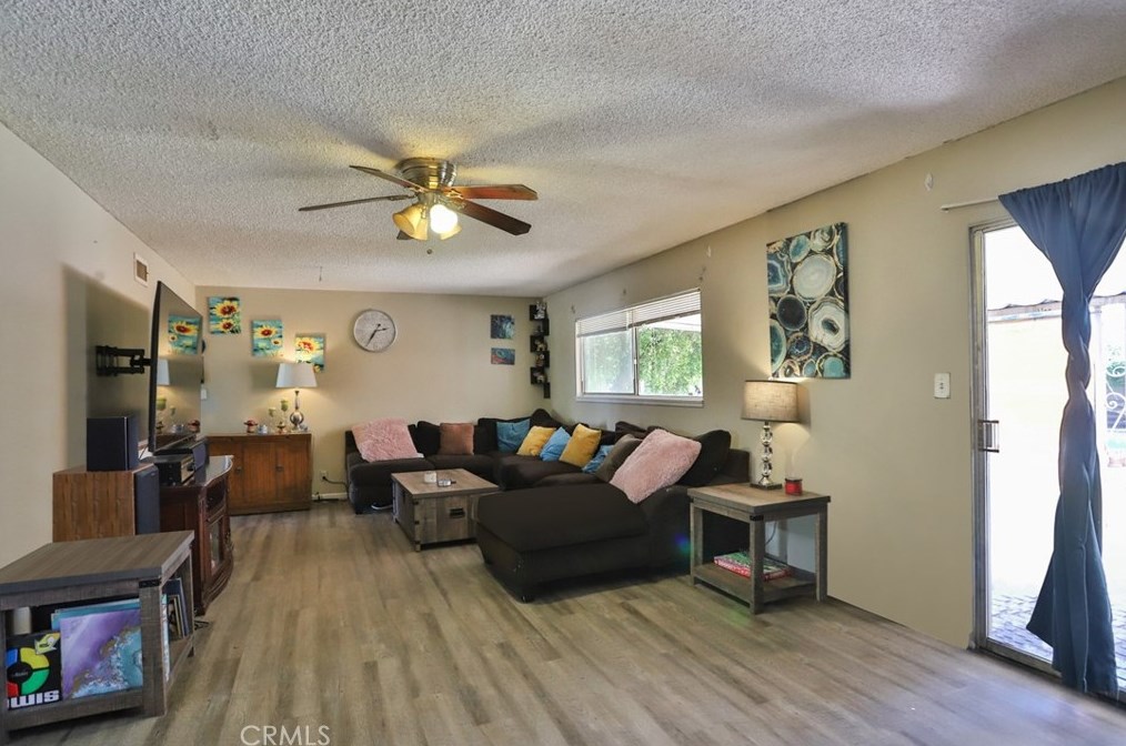 969 N Cummings Rd, Covina, CA 91724