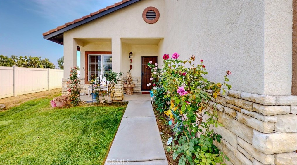 2599 Lomita Ln, Colton, CA 92324-3722